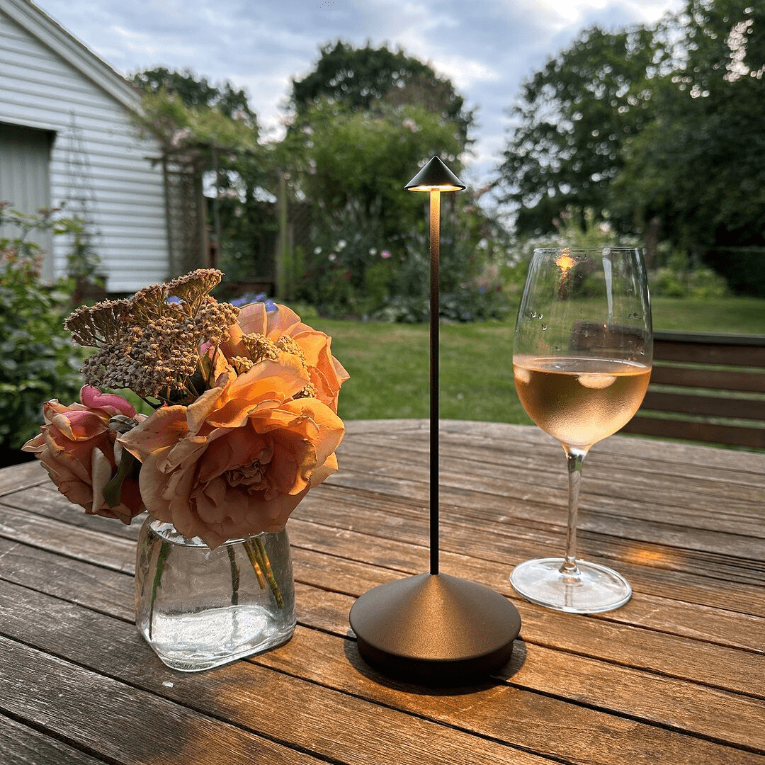 Luminária de Mesa Recarregável Minimalista Stillus