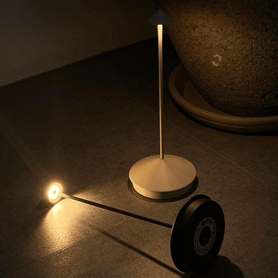 Luminária de Mesa Recarregável Minimalista Stillus