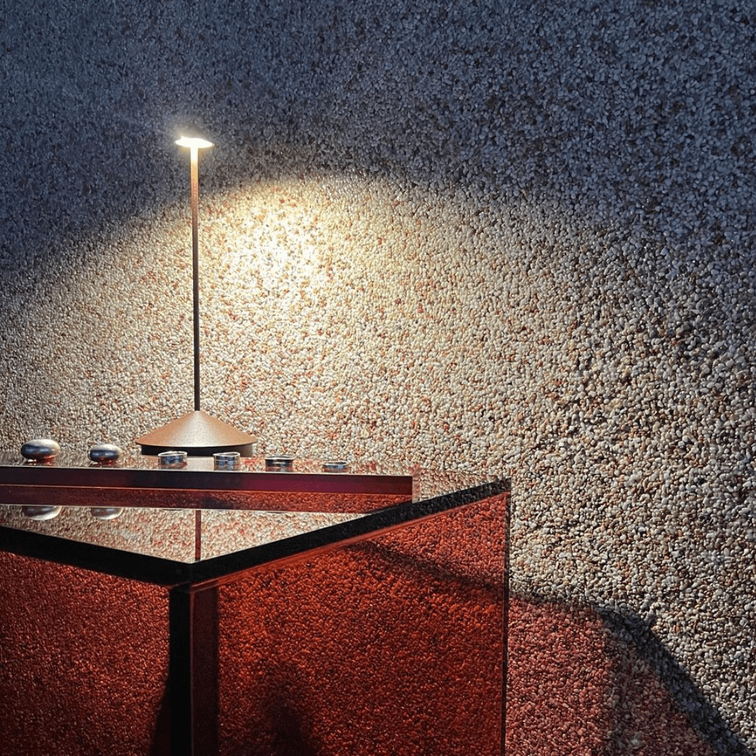 Luminária de Mesa Recarregável Minimalista Stillus